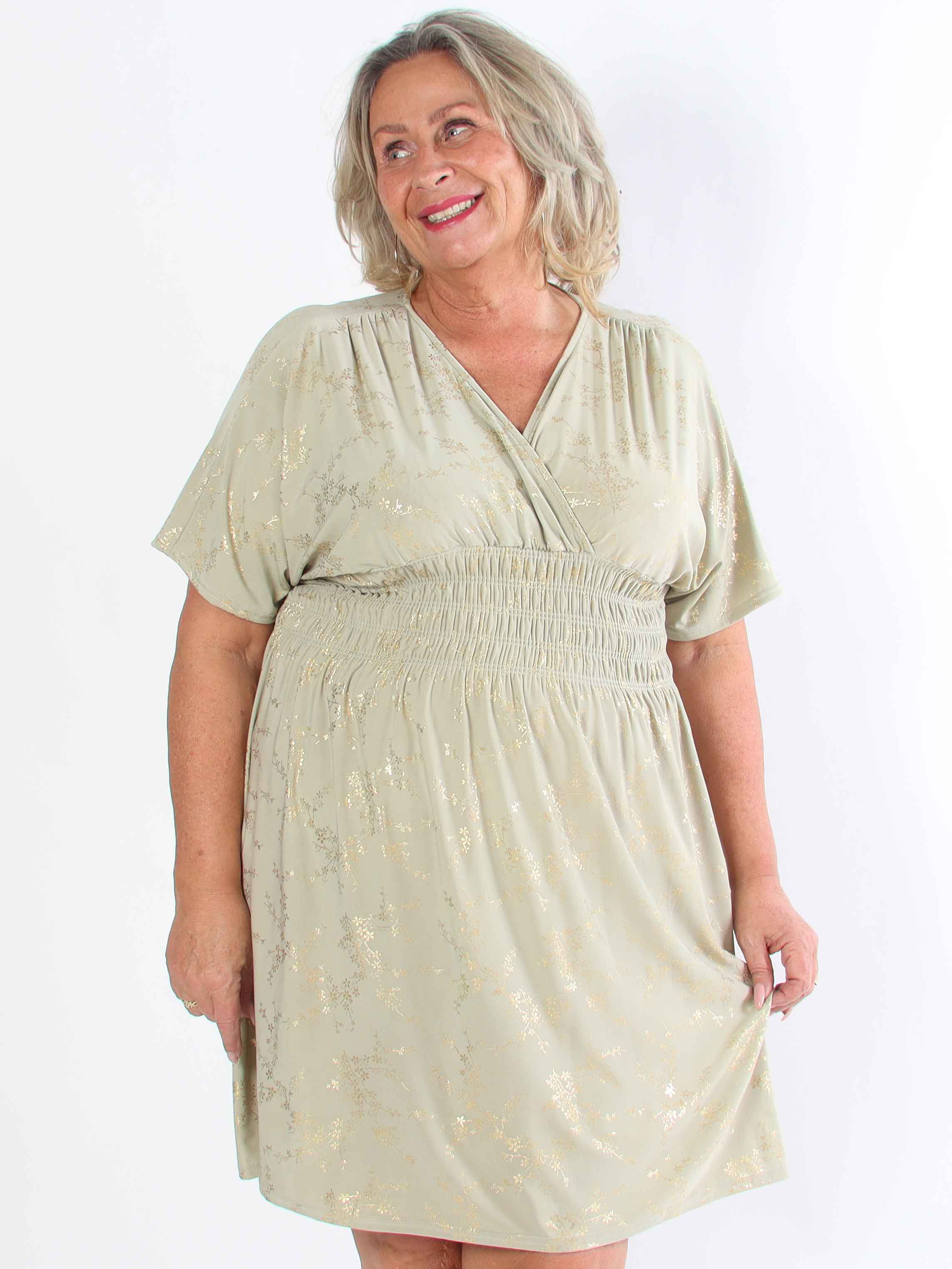Pams Gold Short - Elastisk plus size kjole detaljeret med guld blomster